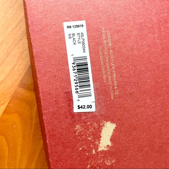 NWT Levi’s Beanie+Scarf Set - Picture 4 of 4